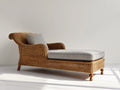 Tumbona de ratán 170x70x85 cm - marrón y gris claro - diseño alargado con respaldo envolvente para terraza y jardín