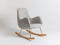 Mecedora tapizada 78 x 82 x 95 cm - gris claro y madera natural - diseño envolvente con base curva de madera